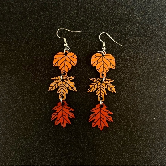 Wooden Maple Leafs 🍁 Earrings - Picture 2 of 3